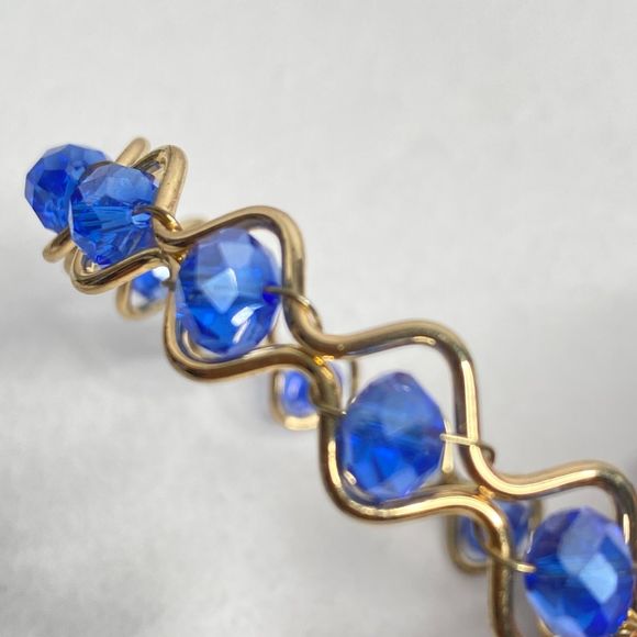 Bangle Bracelet Gold Tone Wire Encasing True Blue Faceted Rhinrstones - Picture 6 of 8
